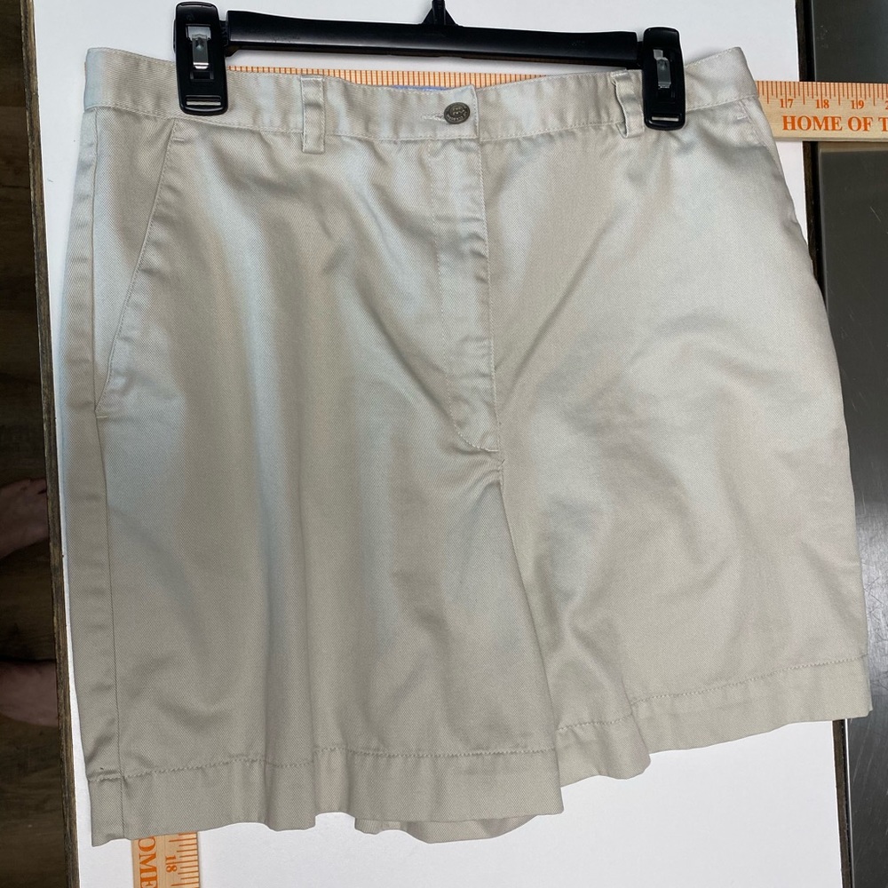 Liz Claiborne light khaki shorts